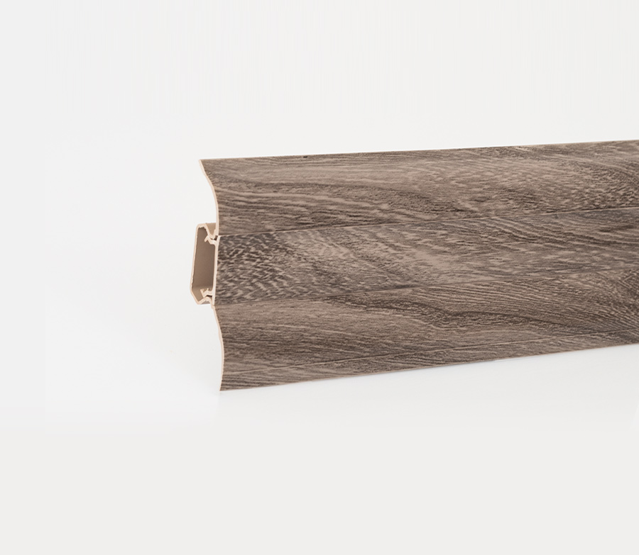 Oak Magnus